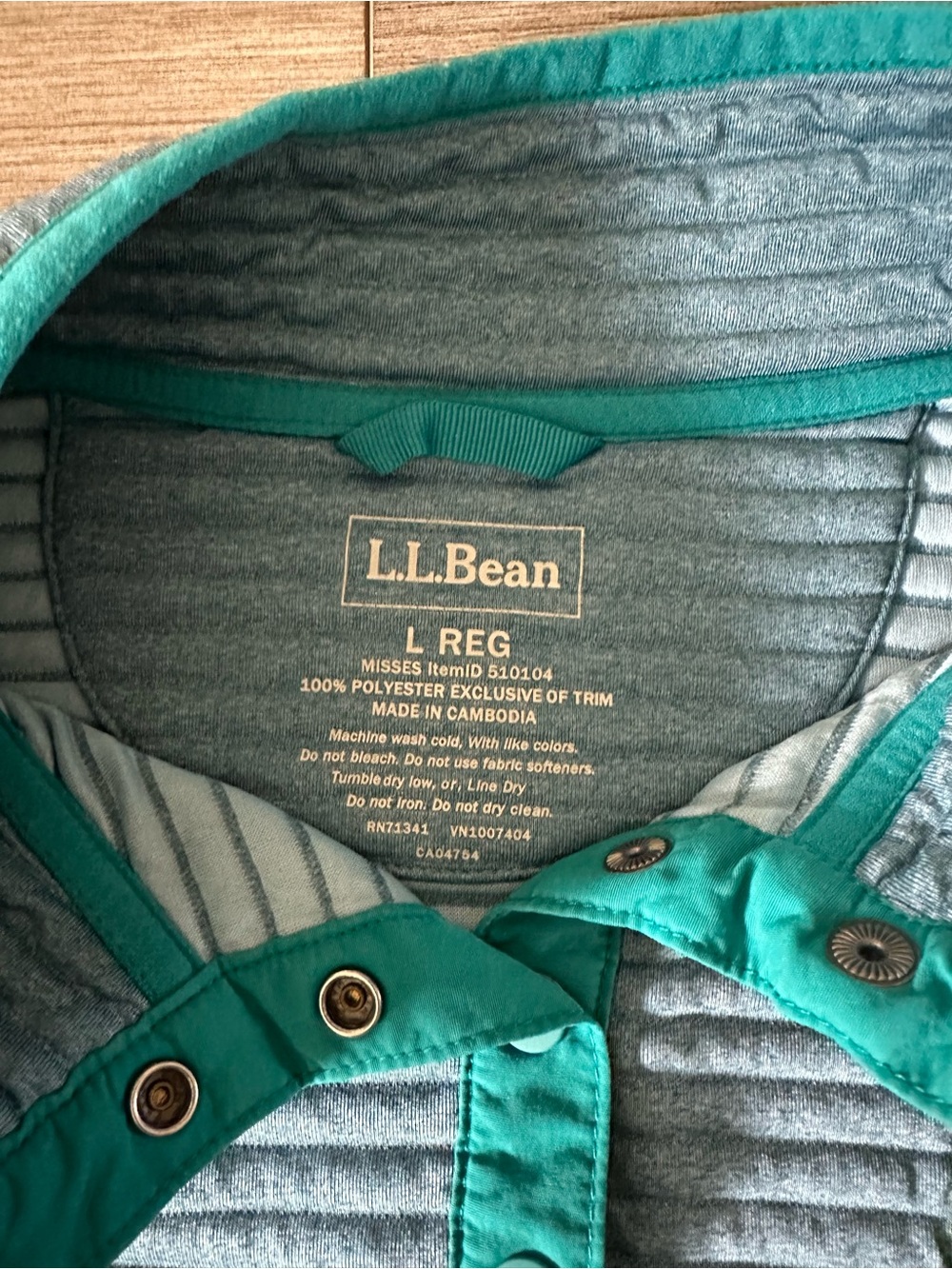 L.L. Bean color block pullover - Teal & Navy - Picture 2 of 7